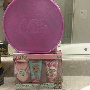 Lol suprise  pearl and bath set